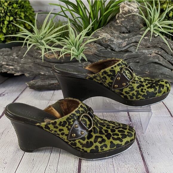 Cole Haan D17490 Green Leopard Print Pony Hair Wedge Mules Clogs - Picture 4 of 9